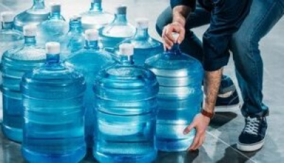 Військова частина Держспецтранспорту купила воду вдвічі дорожче, ніж Міноборони