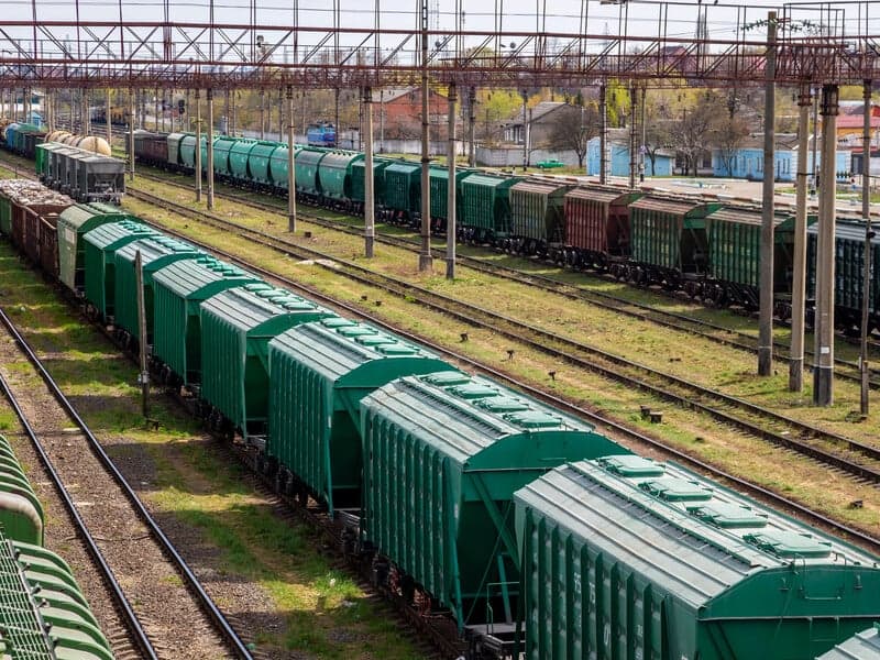 Эксперт подчеркивает, что "Укрзалізниця" должна вести диалог с бизнесом и объяснять свои тарифы, а не просто озвучивать свои пожелания.