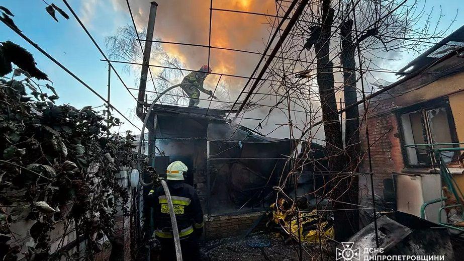 In Dnipro, a man sustained severe burns during a house fire (PHOTO)